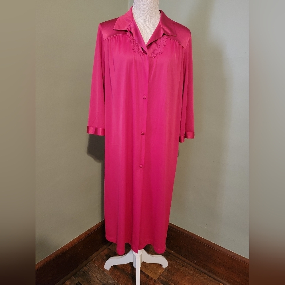 Vintage Vanity Fair Berry Robe Nightgown Size Medium  Christmas Gift J6